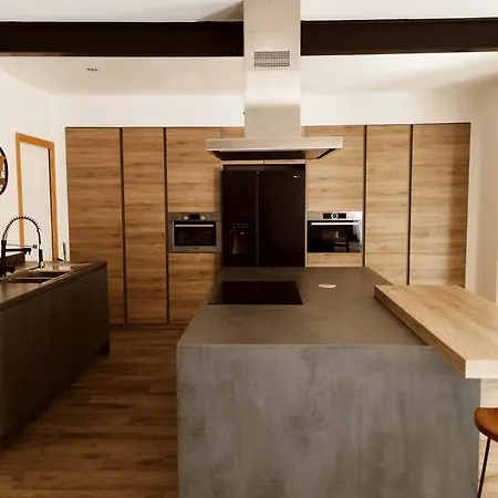 Very Chic Townhouse With Pool And Garage Σπίτι διακοπών *