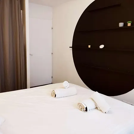 Σπίτι διακοπών Very Chic Townhouse With Pool And Garage Καρκασόν