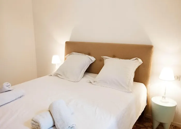 Very Chic Townhouse With Pool And Garage