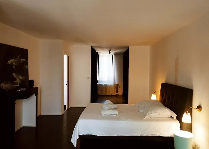 Holiday home Very Chic Townhouse With Pool And Garage