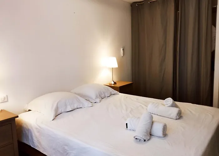 Very Chic Townhouse With Pool And Garage * Carcassonne