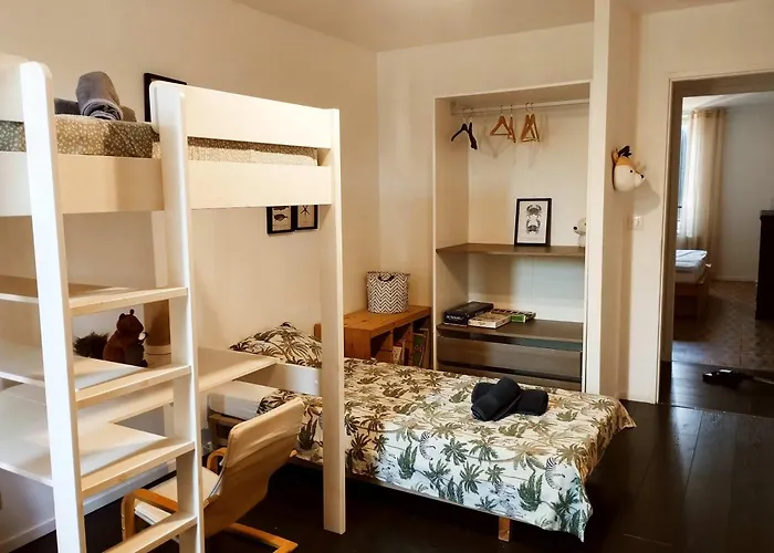 Very Chic Townhouse With Pool And Garage