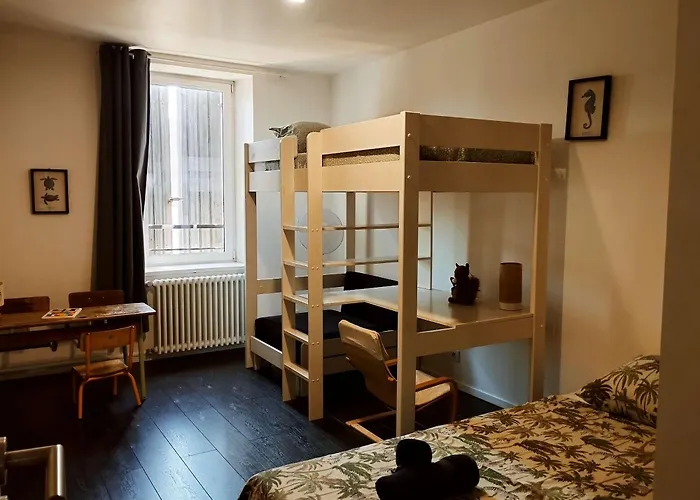 Very Chic Townhouse With Pool And Garage Holiday home *